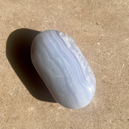 Blue Lace Agate palm stone 3.5CM