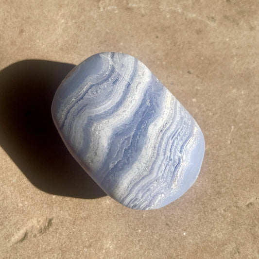 Blue Lace Agate palm stone 4.5CM
