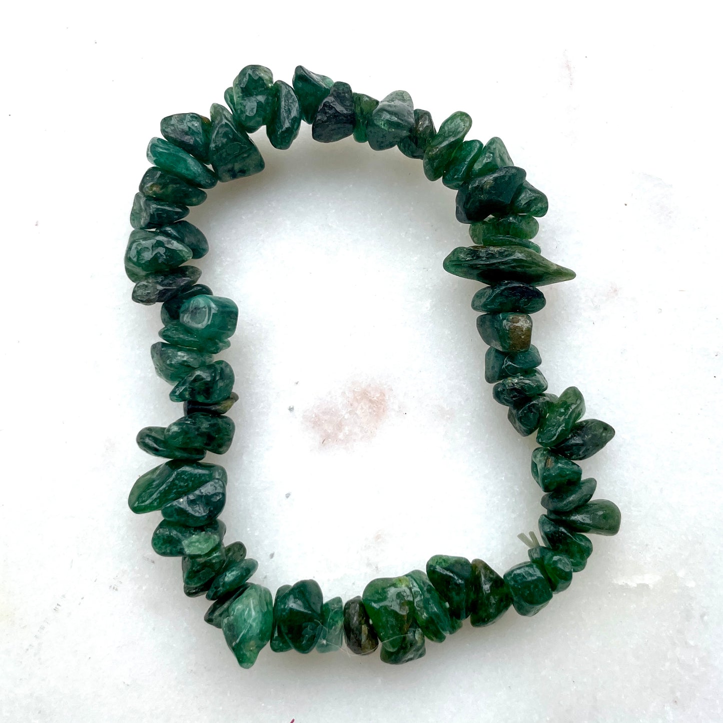 Green aventurine chip bracelet | Dark