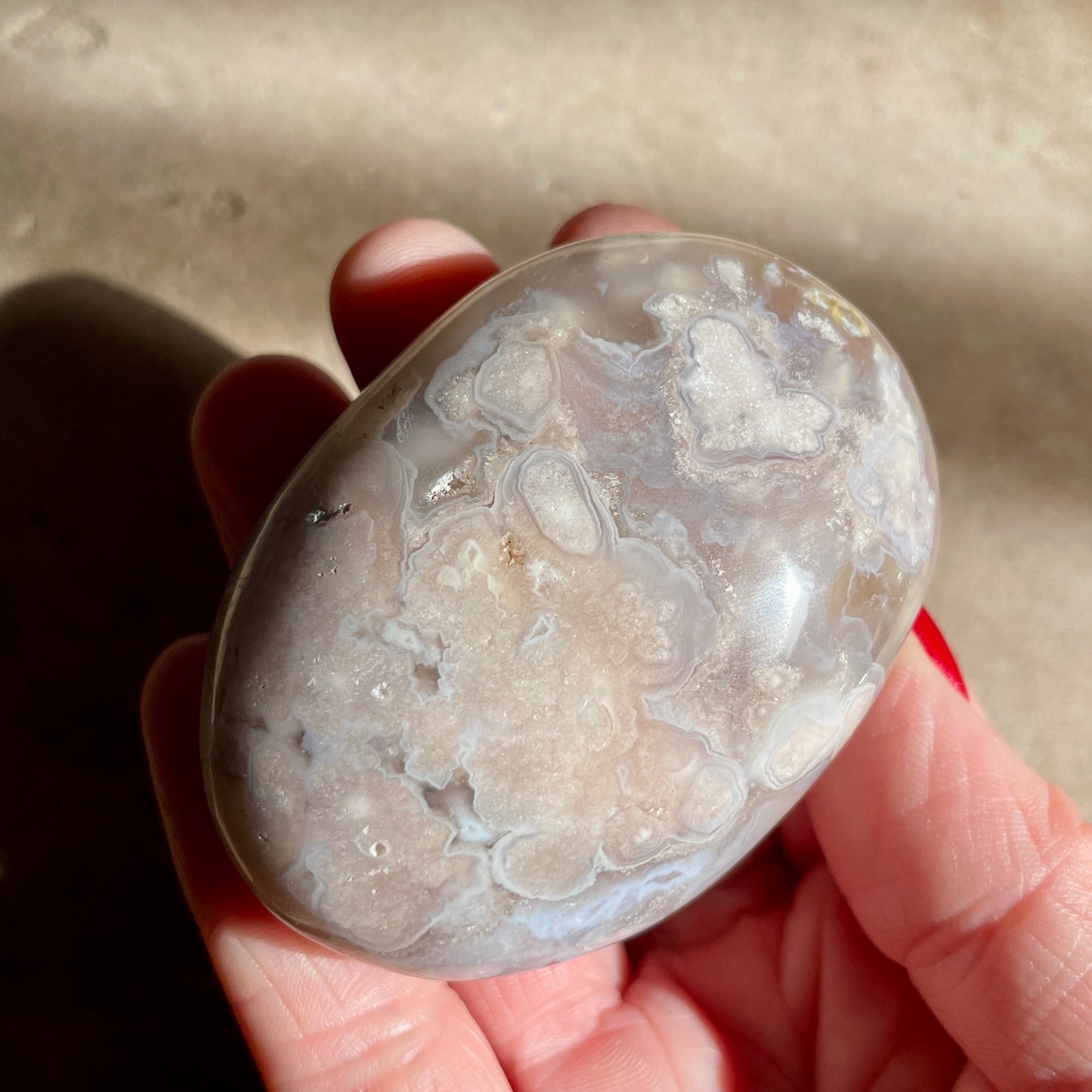 Flower Agate Palm stone 6.5CM