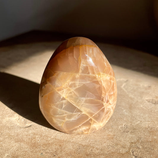 Peach Moonstone Freeform 6CM