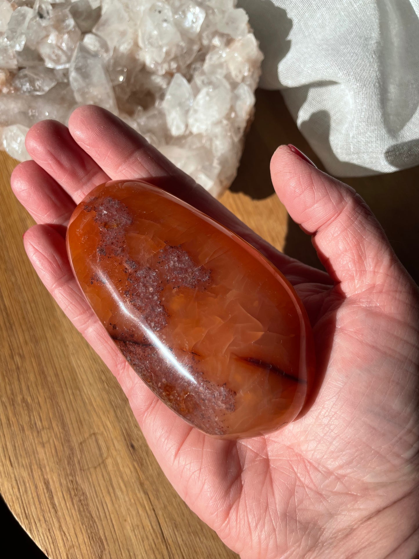 Carnelian Palm stone 9CM