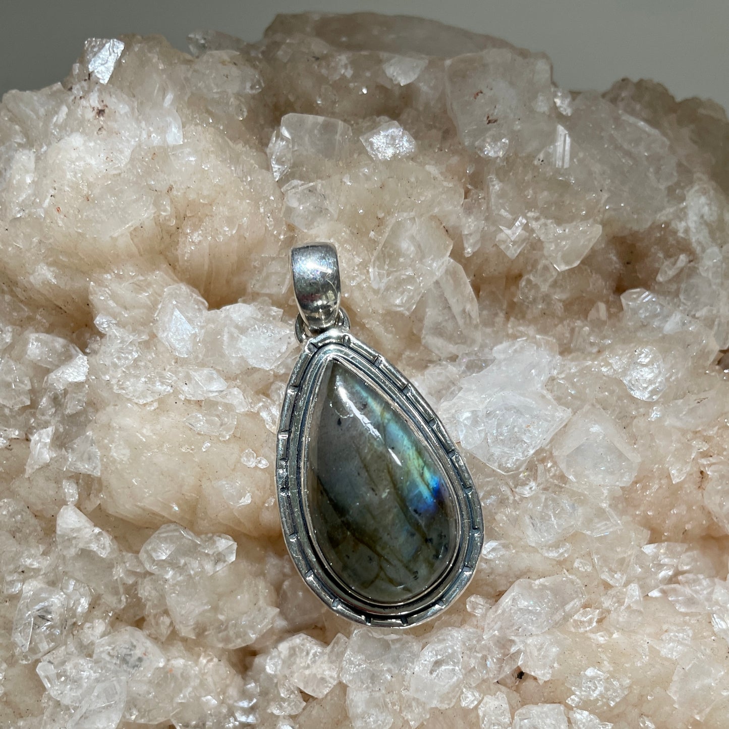 Labradorite teardrop Pendant - 925 Stirling Silver