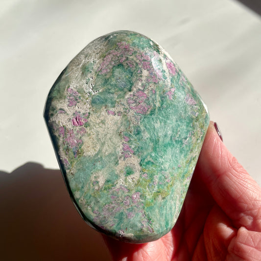 Ruby Fuchsite palm stone 10CM