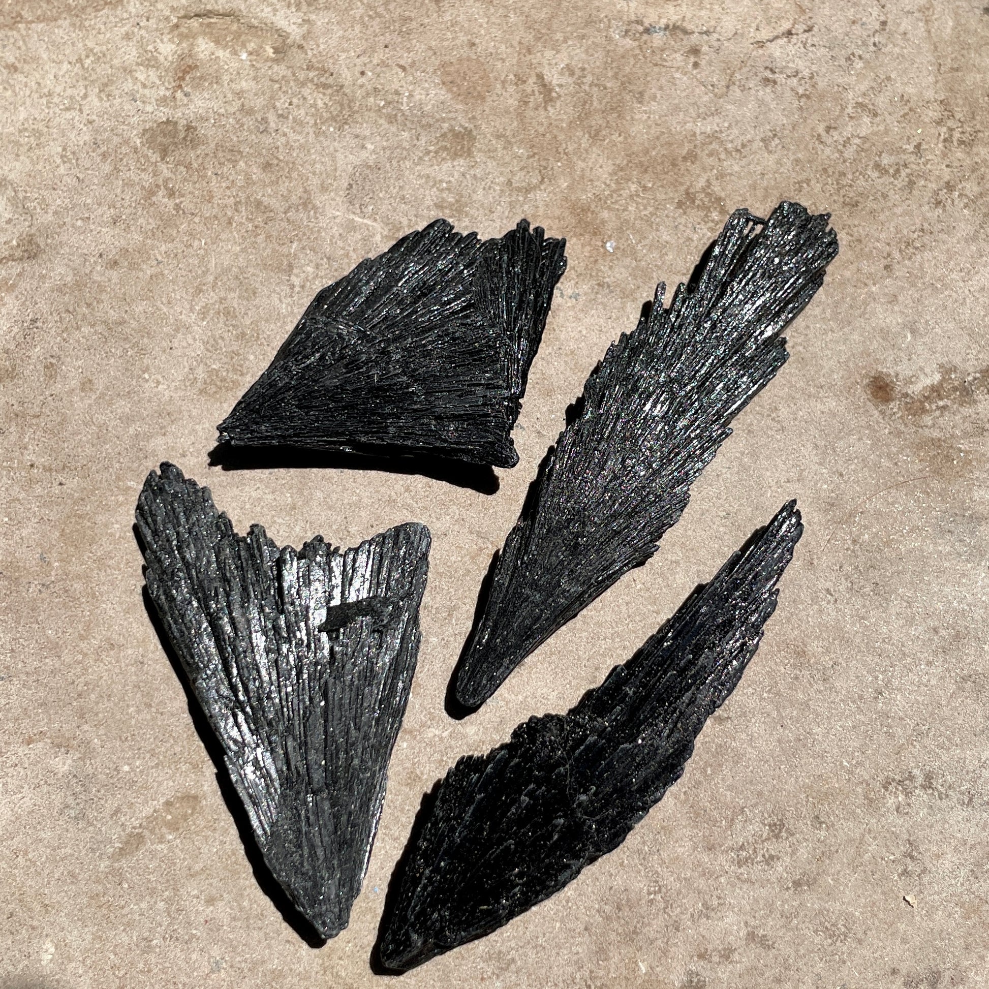 Black Kyanite blades