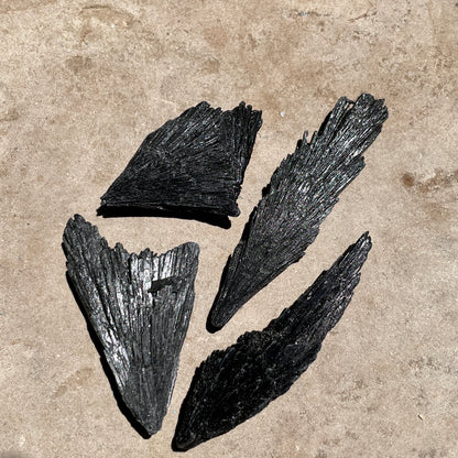 Black Kyanite blades