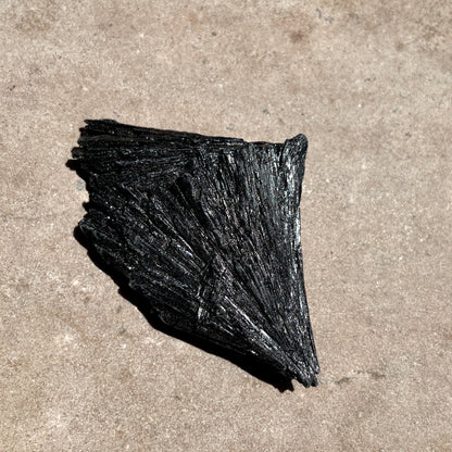 Black Kyanite blades