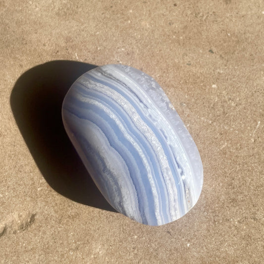 Blue Lace Agate palm stone 4CM