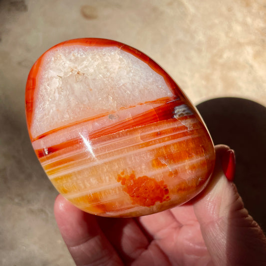 Carnelian Palm stone 7CM