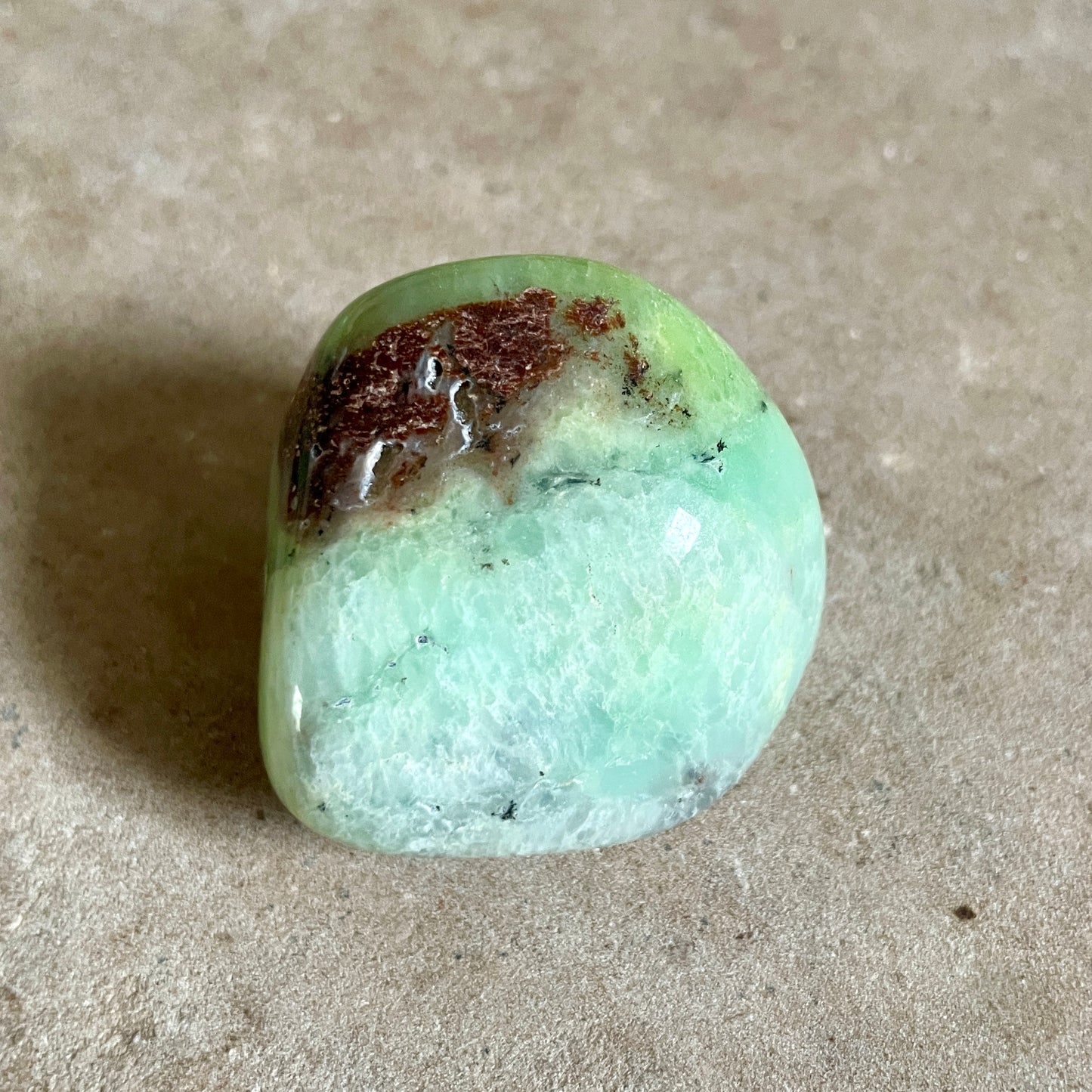 Chrysoprase palm stone 4.5CM