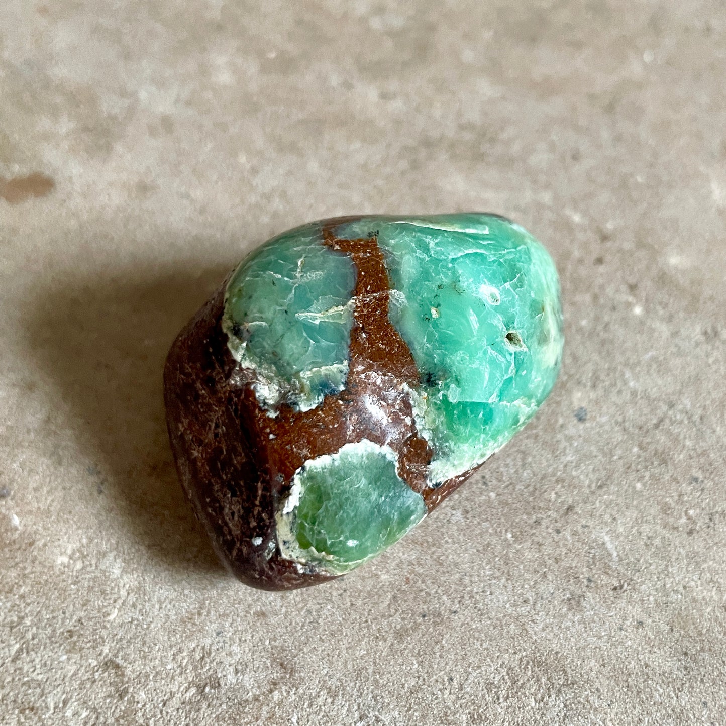 Chrysoprase palm stone 4.5CM