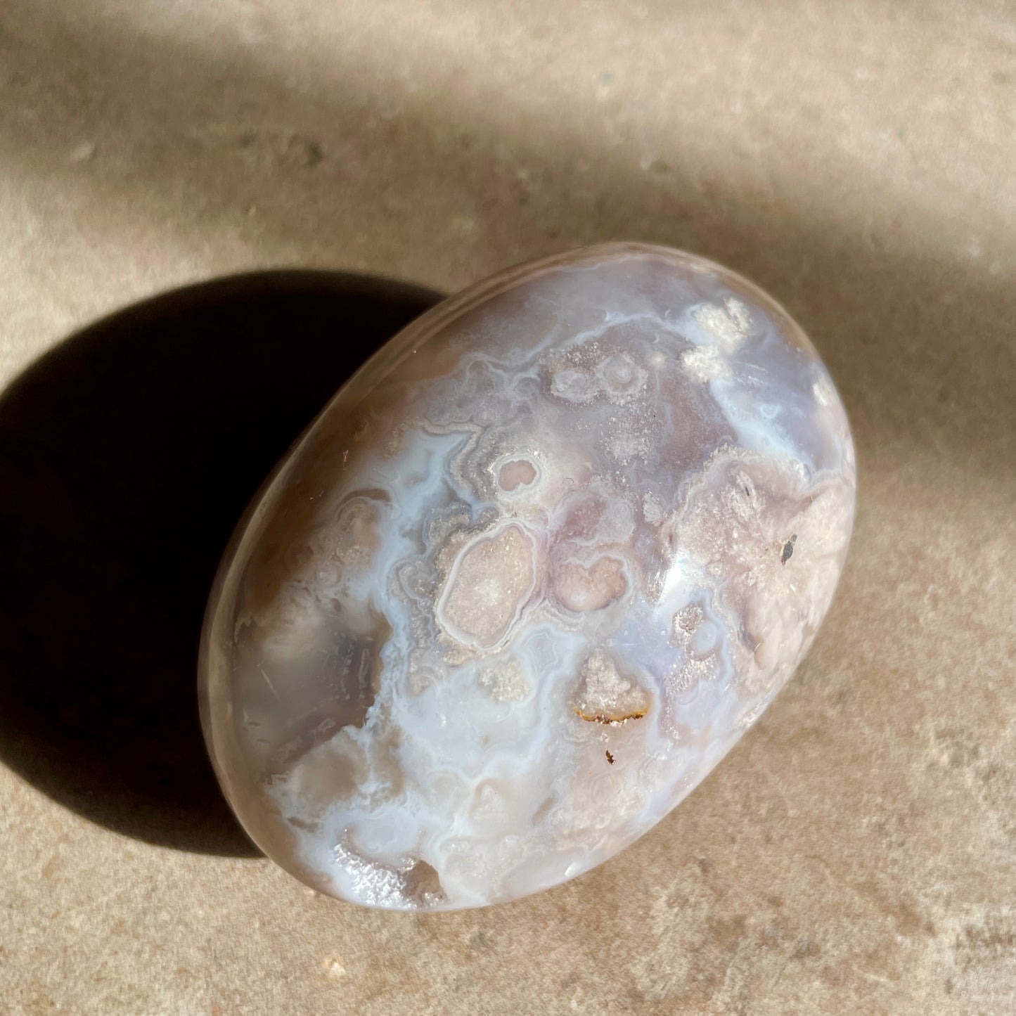 Flower Agate Palm stone 6.5CM