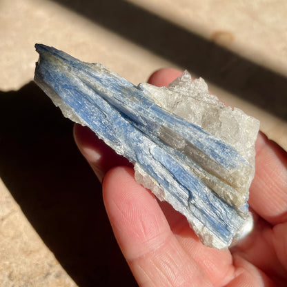 Kyanite quartz  7CM