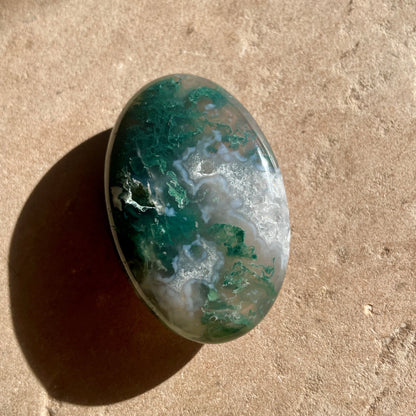 Moss Agate Palm Stone 6CM