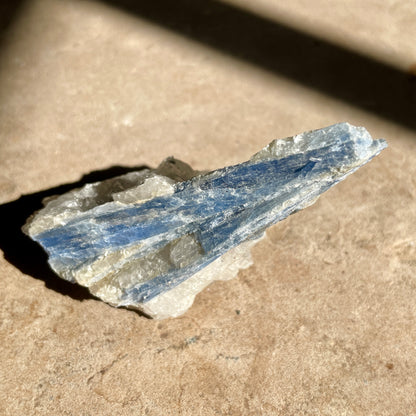 Kyanite quartz  7CM