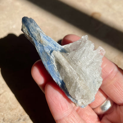 Kyanite quartz  7CM
