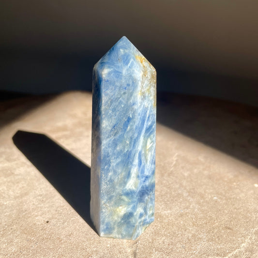 Kyanite tower 7CM