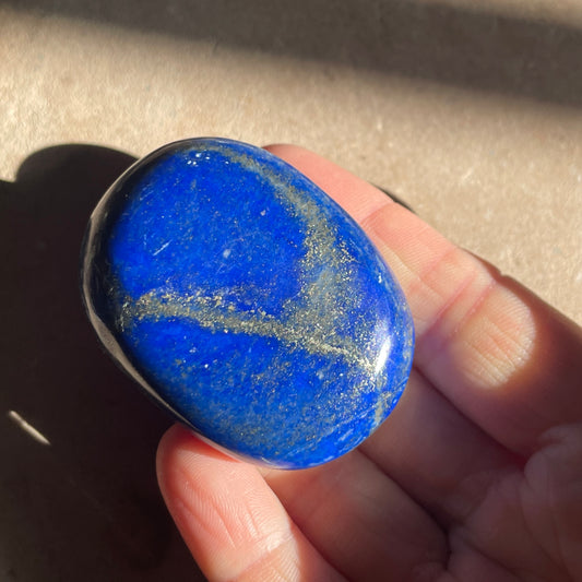 Lapis Lazuli palm stone 5CM - LP1