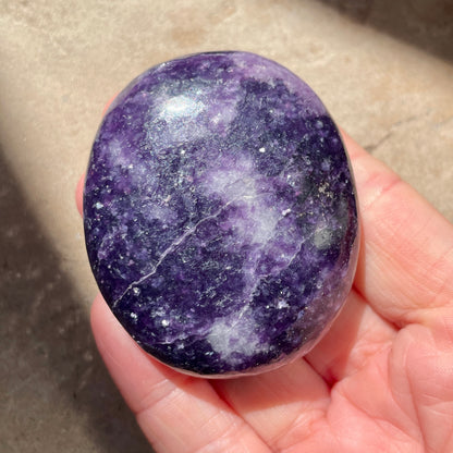Lepidolite Palm stone 5.5CM