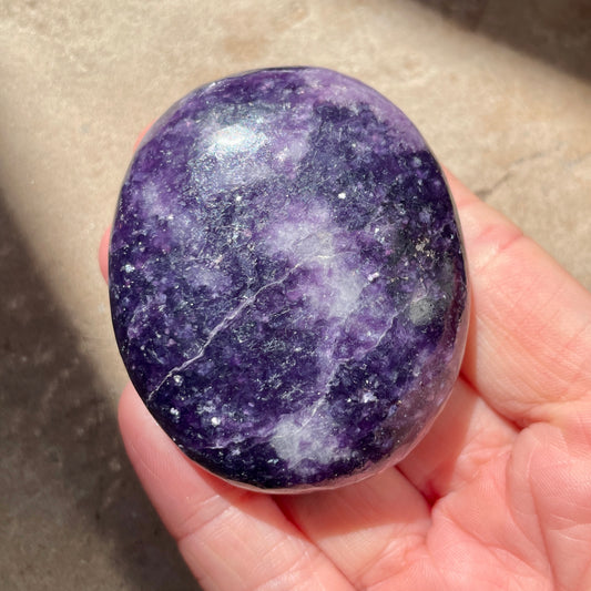 Lepidolite Palm stone 5.5CM