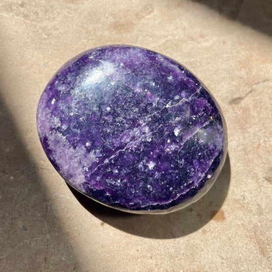 Lepidolite Palm stone 5.5CM