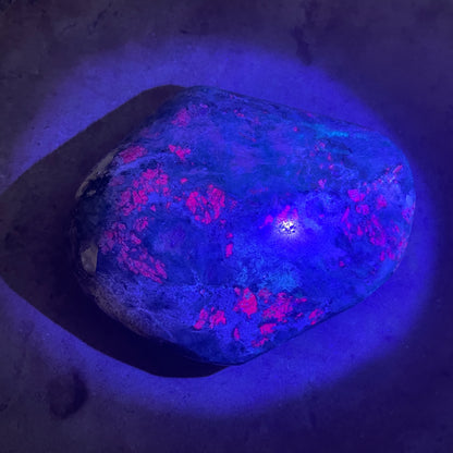 Ruby Fuchsite palm stone 10CM