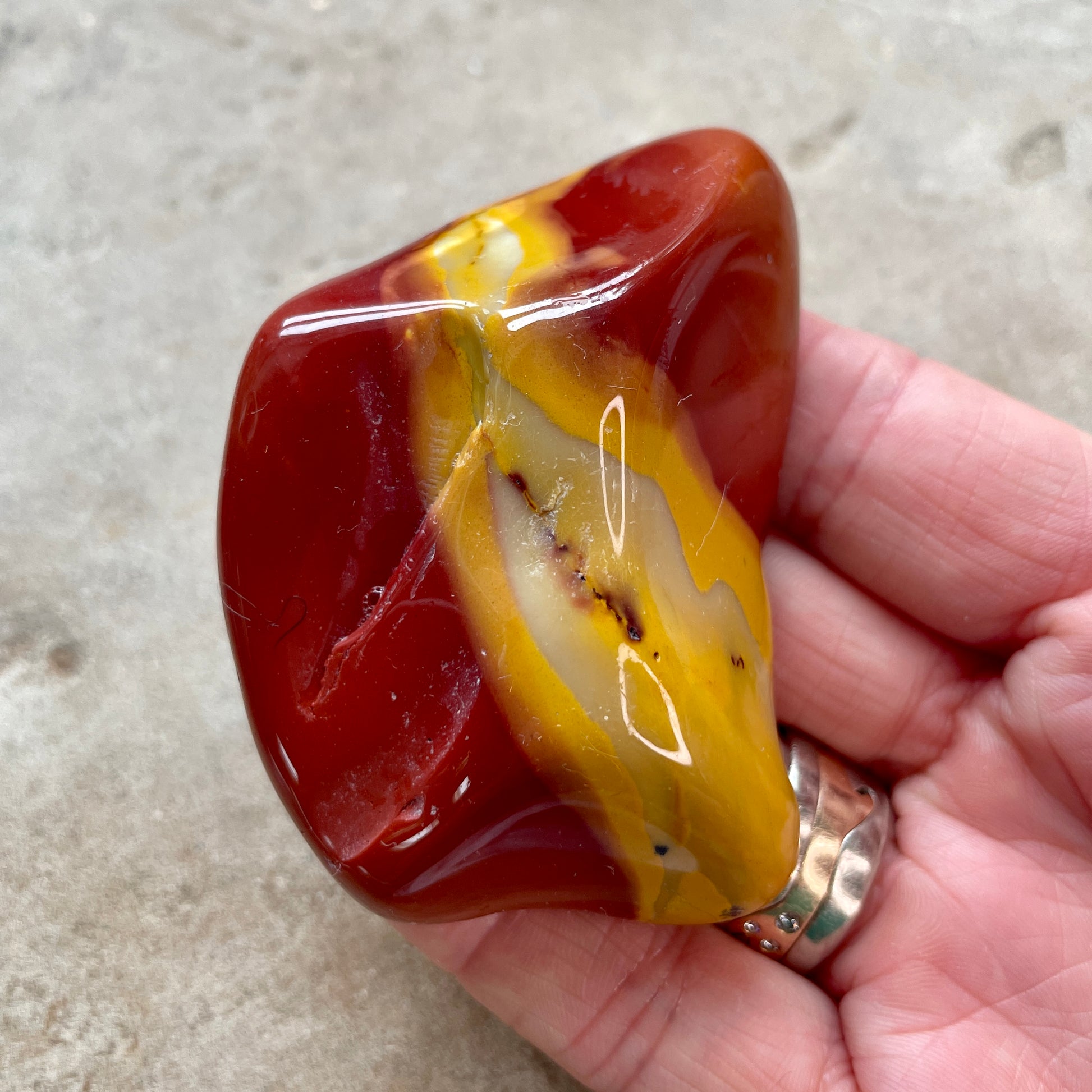 Mookaite Palm stone M1
