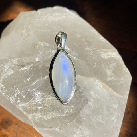 Moonstone marquise pendant - 925 Stirling silver