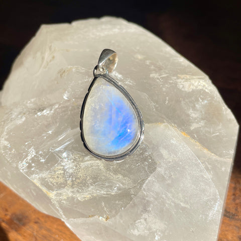 Moonstone teardrop pendant - 925 Stirling silver
