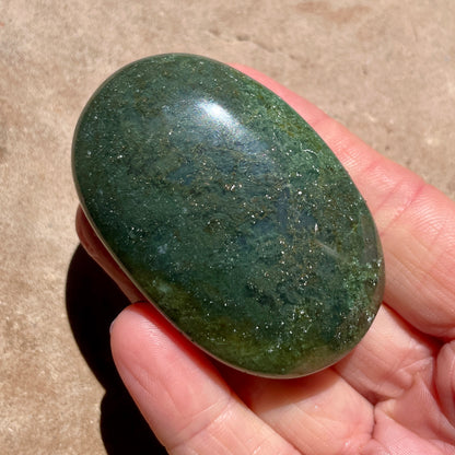 Moss Agate Palm Stone 6CM