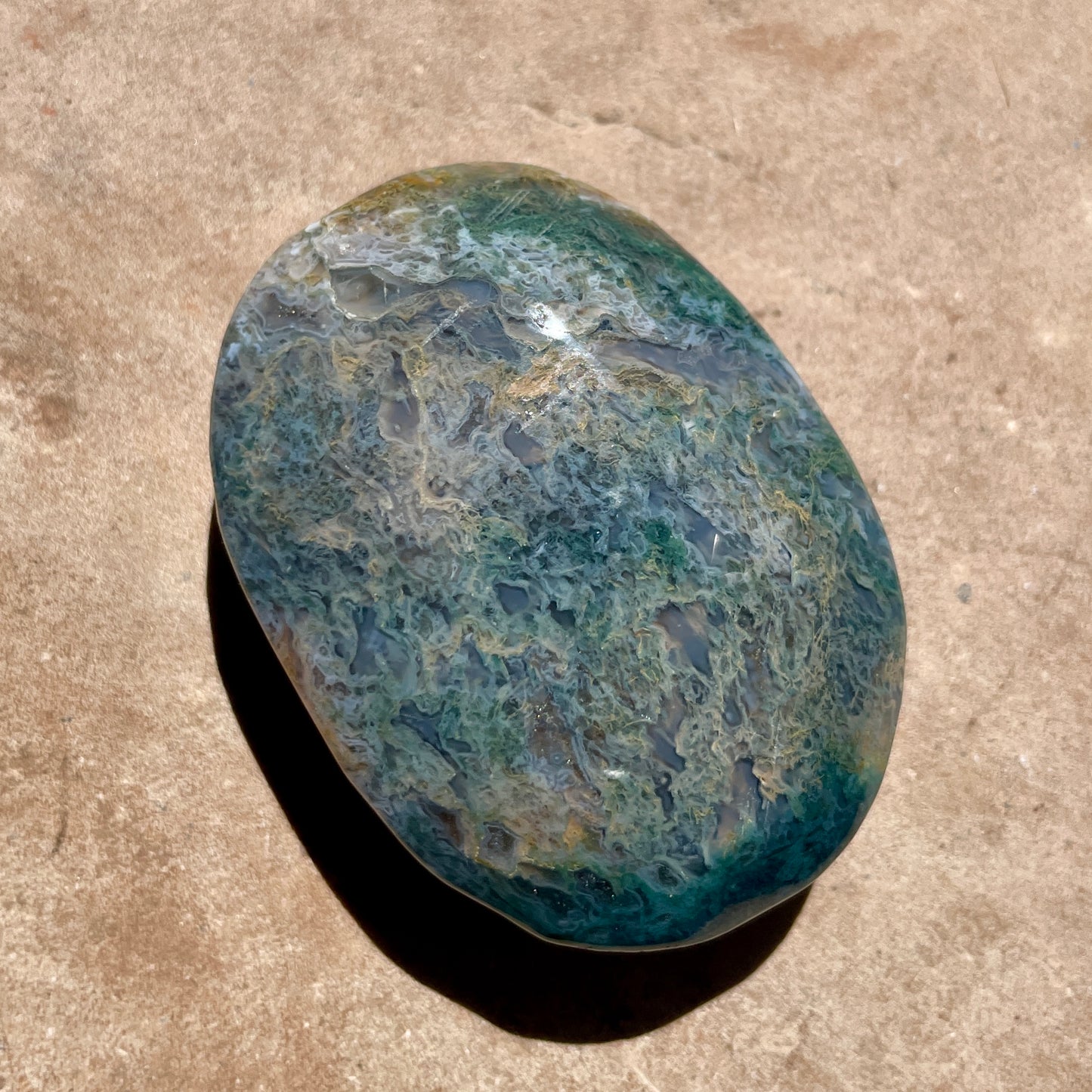 Moss Agate Palm Stone 6.5CM