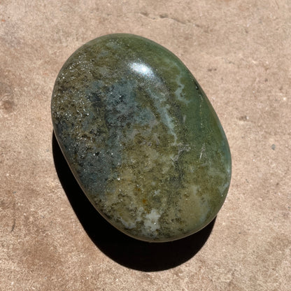 Moss Agate Palm Stone 6CM