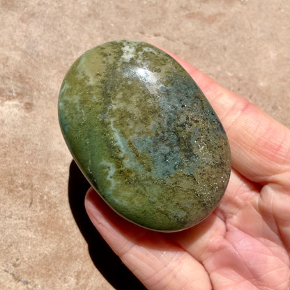 Moss Agate Palm Stone 6CM
