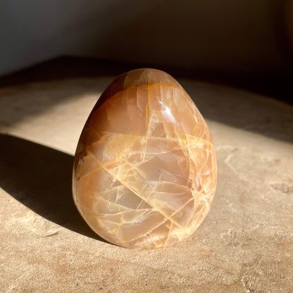 Peach Moonstone Freeform 6CM