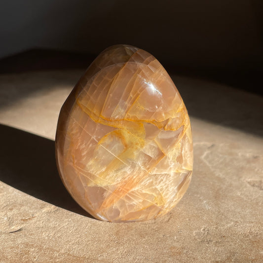 Peach Moonstone Freeform 6CM