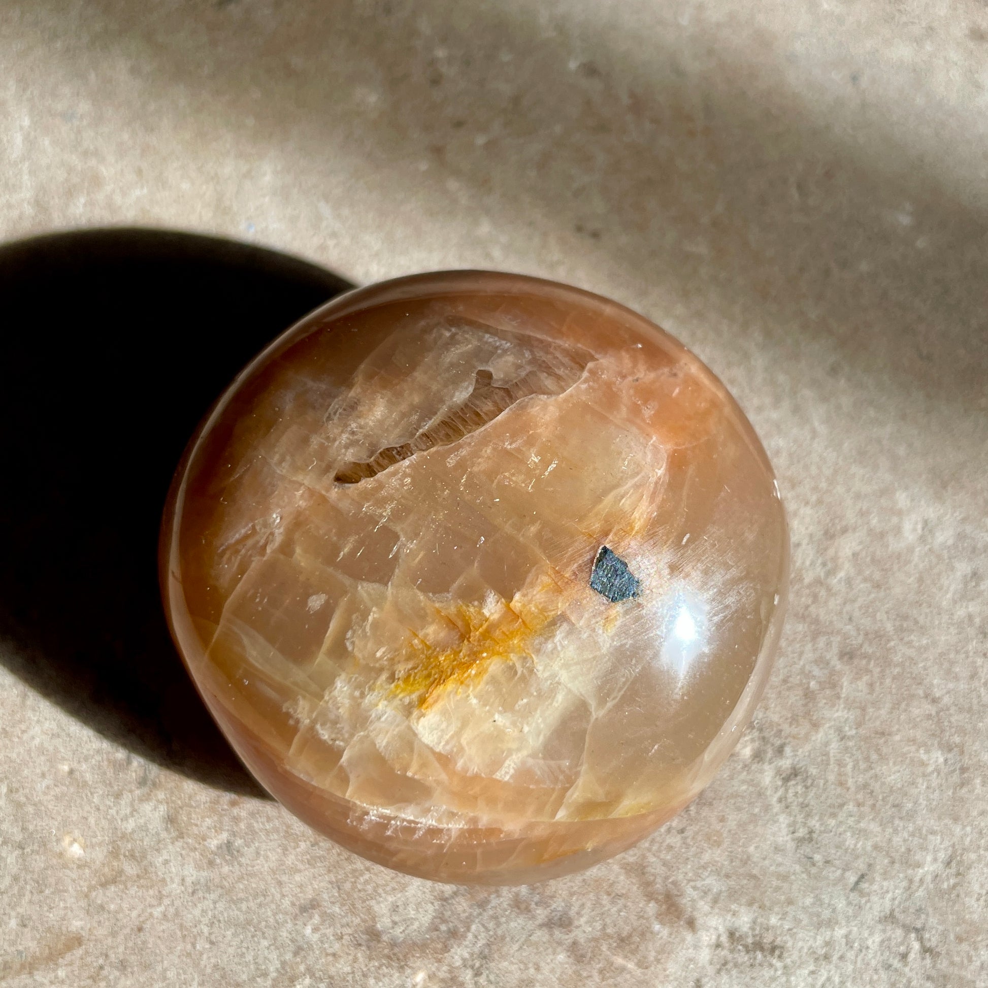 Peach Moonstone palm stone 5CM