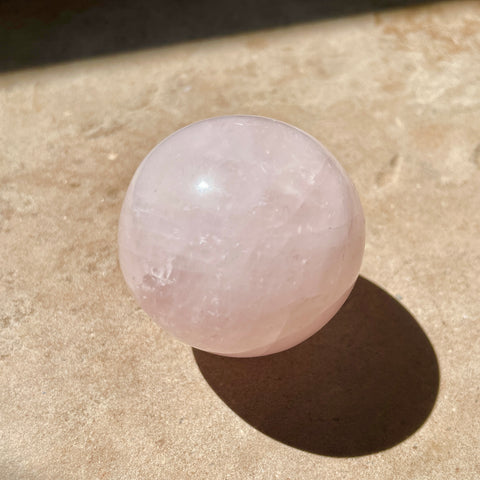 Rose Quartz sphere 4CM