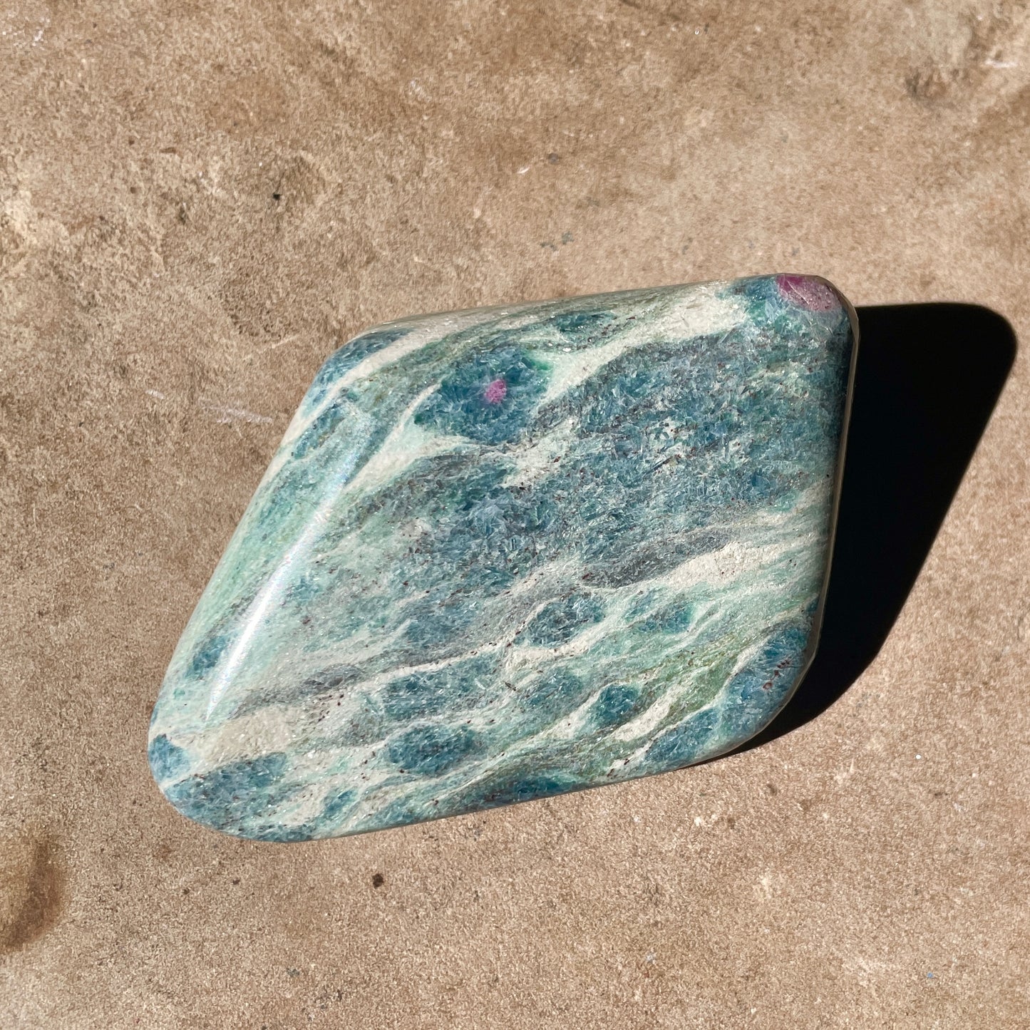 Ruby Fuchsite palm stone 8CM