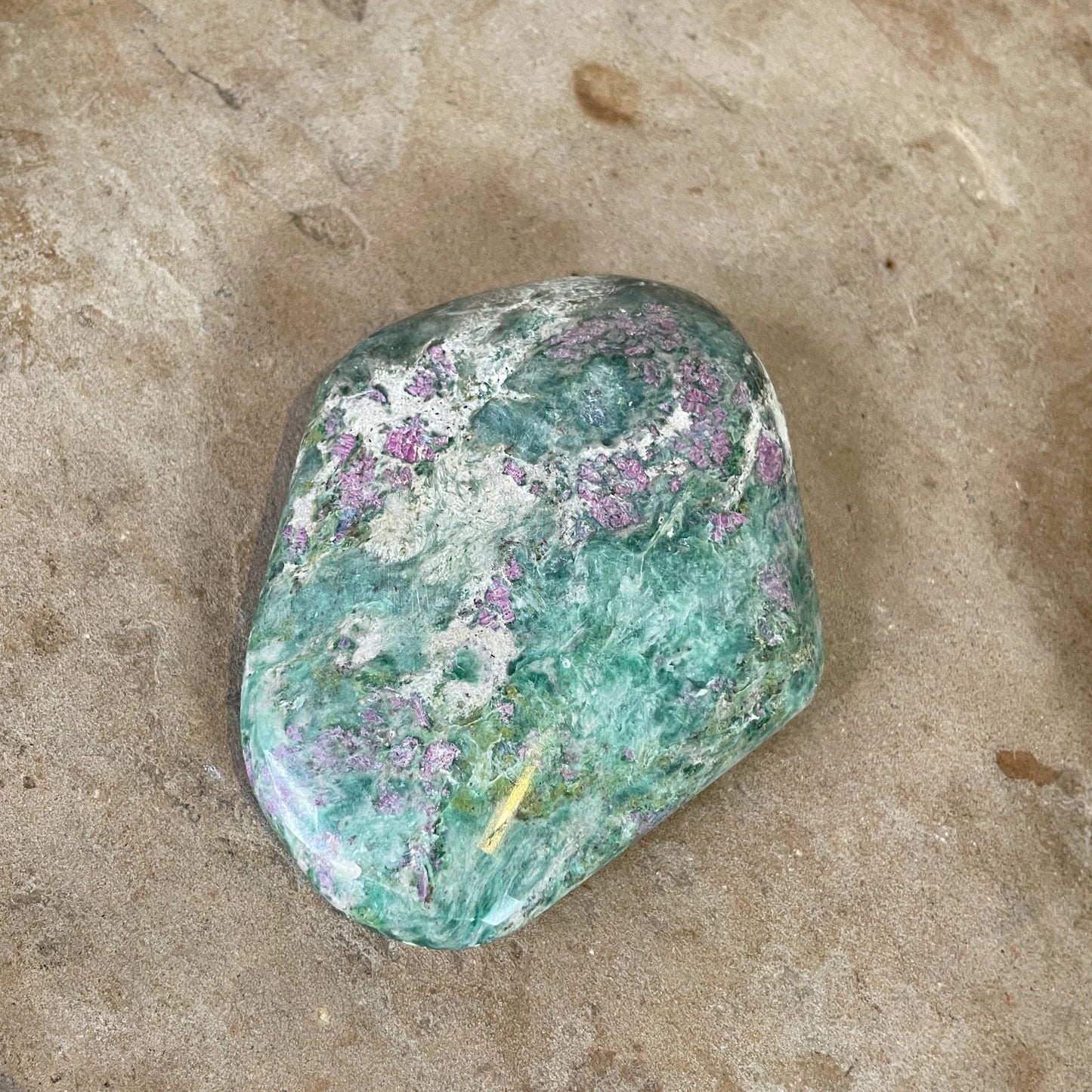 Ruby Fuchsite palm stone 10CM