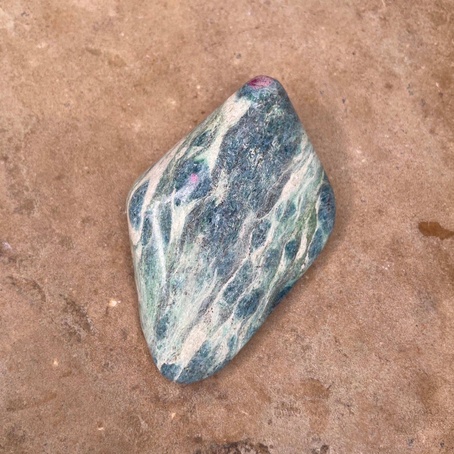 Ruby Fuchsite palm stone 8CM