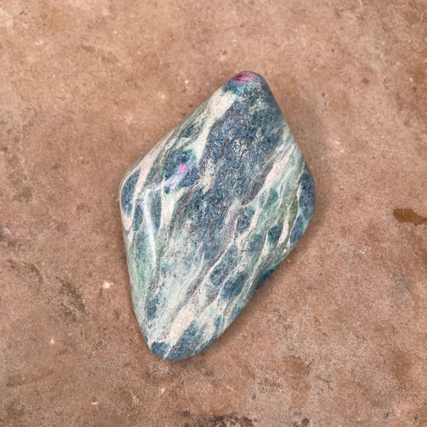 Ruby Fuchsite palm stone 8CM