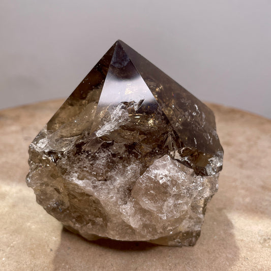 Smokey Quartz cut base 8CM