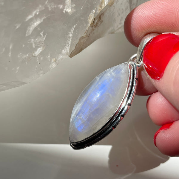Moonstone marquise pendant - 925 Stirling silver