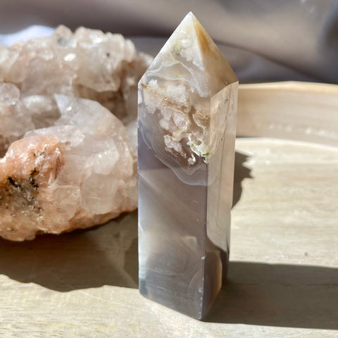 Flower Agate Dark Tower 10CM