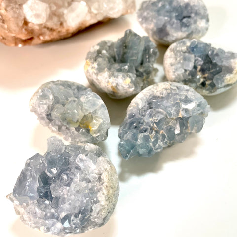 Celestite clusters