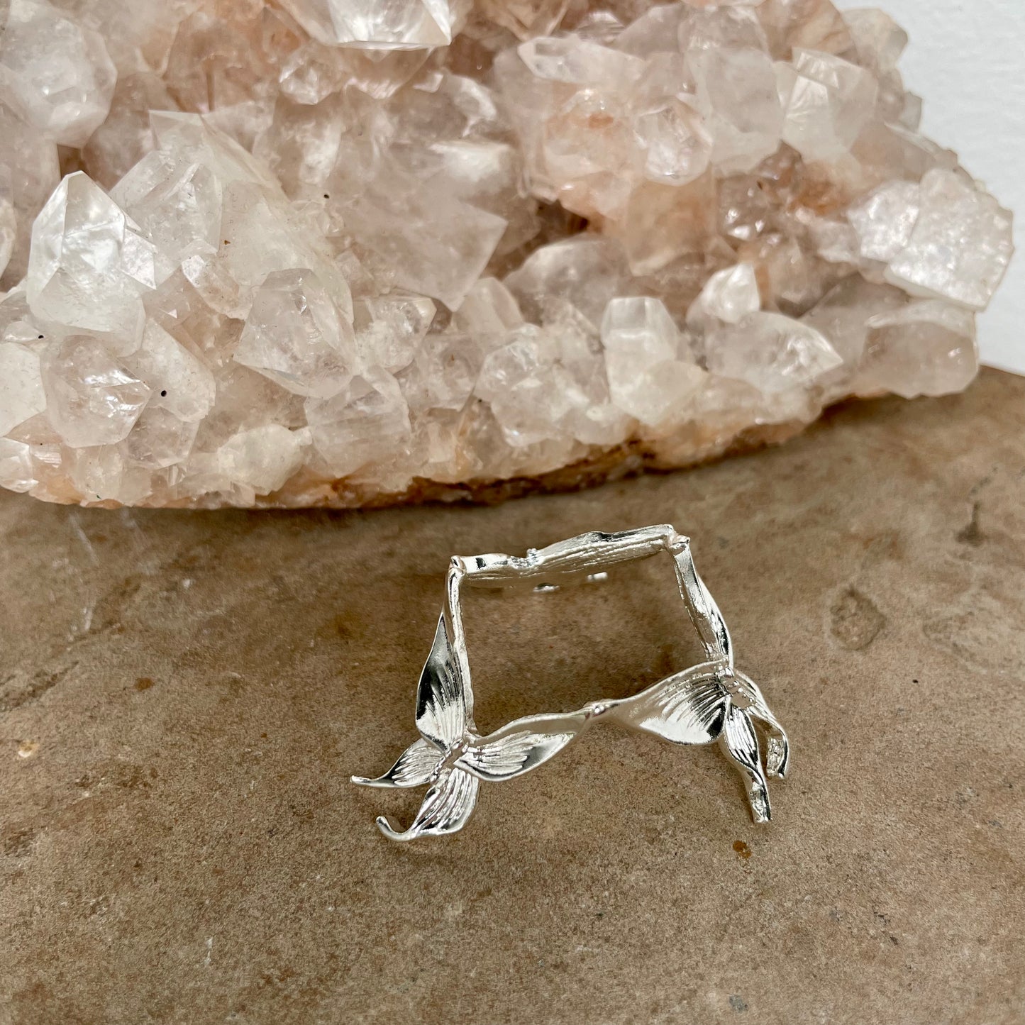 Butterfly sphere stand - 4 colours available