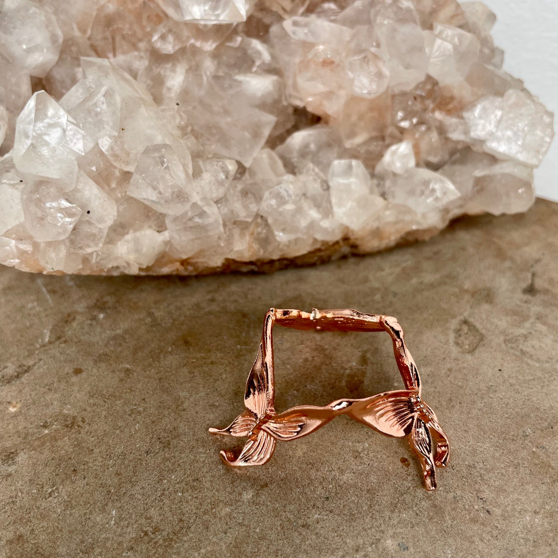 Butterfly sphere stand - 4 colours available