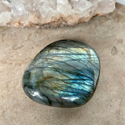 Labradorite Palm stone XL