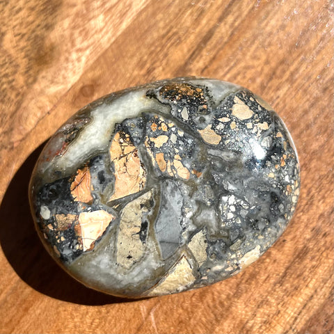 Malingano Jasper Palm stone