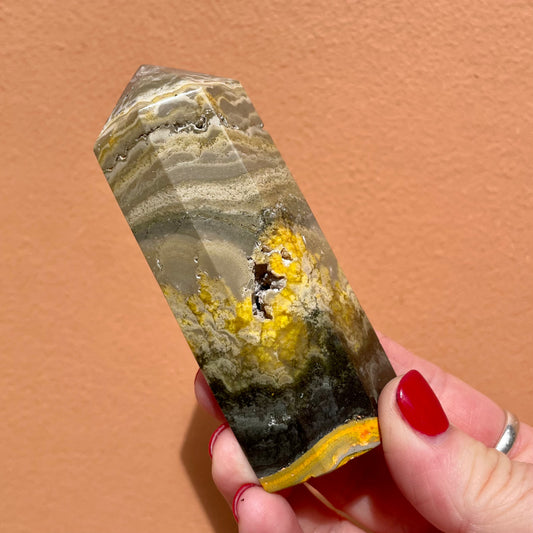 Bumble Bee Jasper Tower 9CM